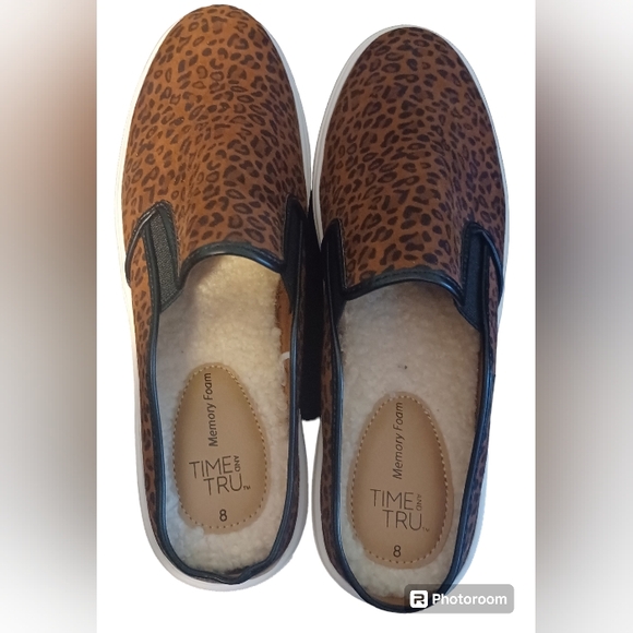 FREE W PURCHASE Time & Tru Womens Leopard Print Memory Foam Twin Gore Mules Sz 8 - Picture 2 of 5